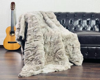 Elegant rabbit fur throw blanket light gray color luxurious bedspread rabbit fur rug for living room and bed decor