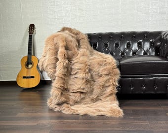 Luxurious fox fur real throw blanket in beige, plush bedspread & fox fur rug for living room and bed decor
