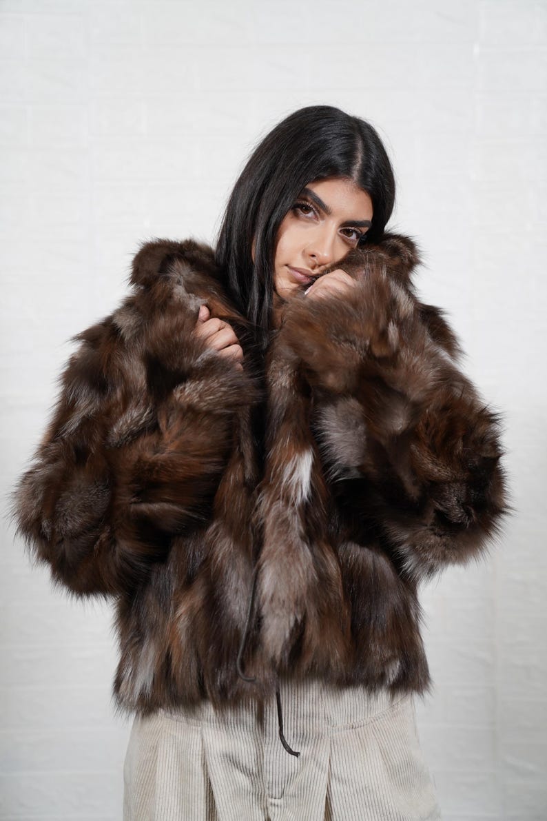 Handmade real fox fur coat for women in natural crystal fox color, short luxury winter jacket with 100% real fur