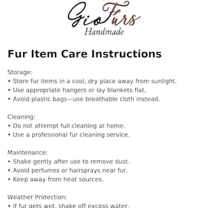 Puede incluir: Imagen con el logotipo de Gio Furs Handmade e instrucciones de cuidado para art&iacute;culos de piel. El texto detalla el almacenamiento, la limpieza, el mantenimiento, la protecci&oacute;n contra la intemperie y el cuidado de bricolaje. El logotipo presenta una bola de piel estilizada.