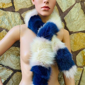 GORGEOUS Real Fox Fur Scarf Blue Beige – Cozy Winter Wrap – Luxurious, Sustainable Fashion Statement