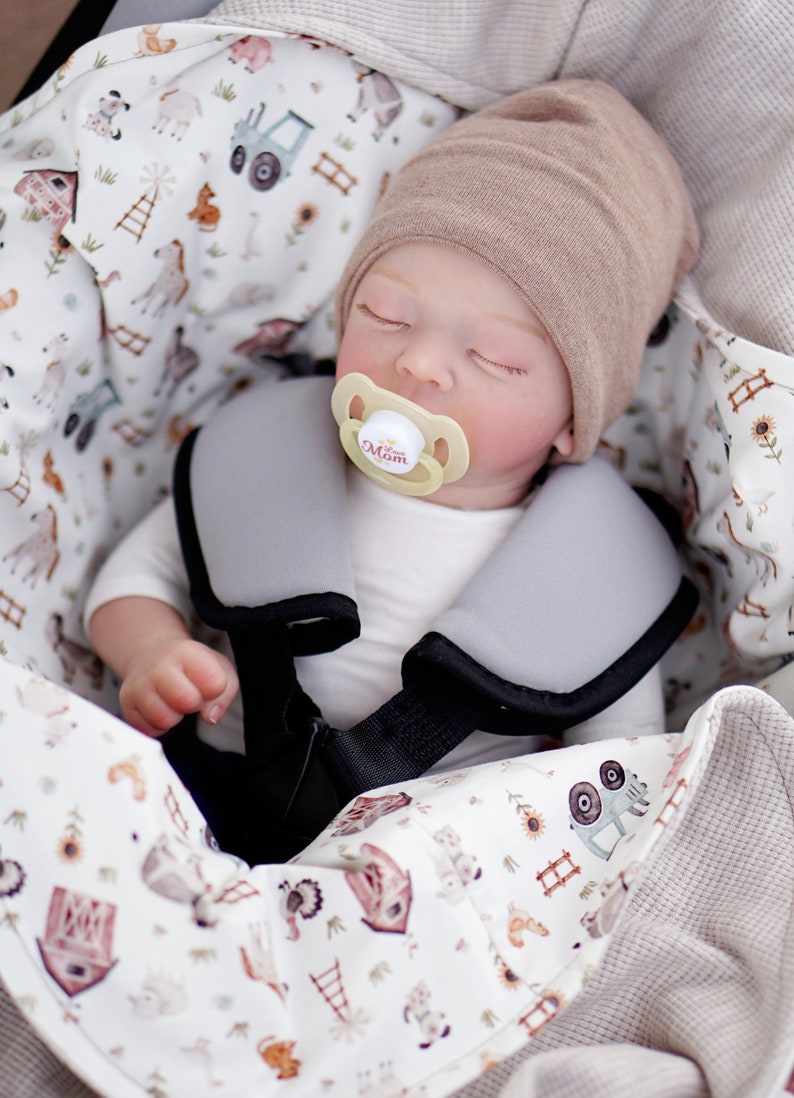 Babydecke mit Gurtlöchern | La Dresseria