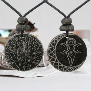 Wicca amulet of divination | Hand of divination | Triple moon goddess | Handmade witch amulet, made in Austria