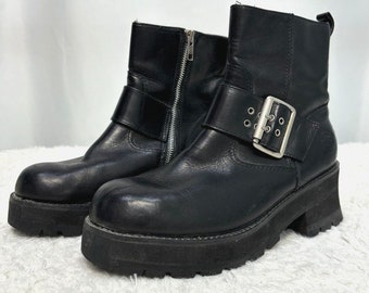 Y2K Riverstone Industrial Schwarze Chunky Boots mit Schnalle Damen Sz 9,5?