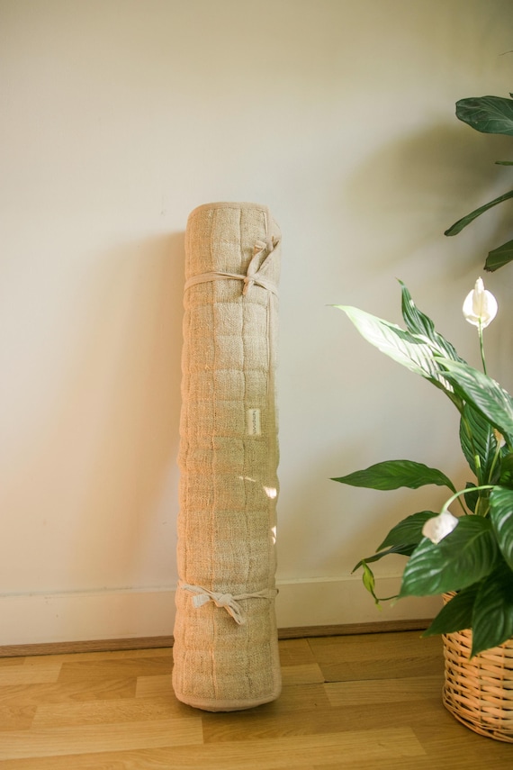 Natural Hemp Yoga Mat: Eco-Friendly, Antimicrobial, Biodegradable