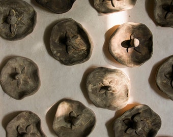 Handgefertigter Räucherstäbchenhalter aus Keramik, Stabbrenner | Weihrauchschale