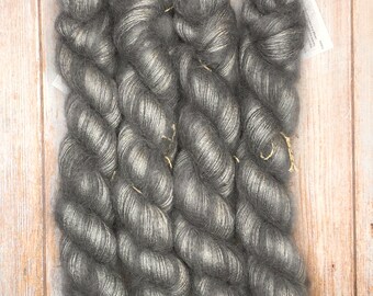 Laine teinte à la main Base «OhLaLa!» lace kid mohair et soie coloris Grigris