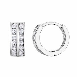 ADIRFINE Pendientes de aro Huggie de dos hileras de oro blanco macizo de 14 quilates con circonita cúbica