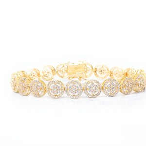 ADIRFINE 18 kt vergulde bloemencluster tennisarmband met zirkonia's