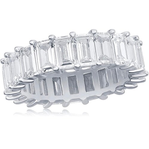 Anillo de eternidad de plata de ley con circonita cúbica de corte esmeralda - 6 mm
