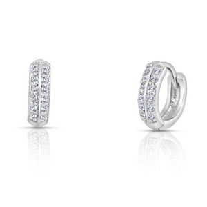 Orecchini Huggie Hoop ADIRFINE in argento sterling 925 con zirconi cubici