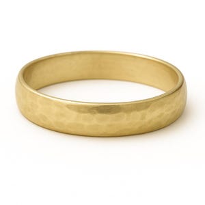 ハンマー加工ファセット14Kイエローゴールドリング - 3mmメンズバンド、ソリッドゴールド結婚指輪、コンフォートフィットリング、テクスチャード結婚指輪、メンズリング