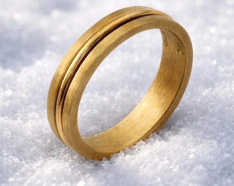 18k Solid Gold Spinner Wedding Band: Celtic Men's Ring