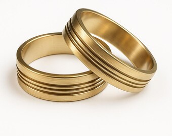 ストライプ柄のソリッドゴールド結婚指輪セット - 彼と彼女のお揃いの結婚指輪