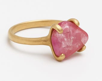 Natural Rough Pink Tourmaline Ring, Gold Pink Tourmaline Ring, May Birthstone Ring ,Statement Gemstone Ring, Precious Stone Ring