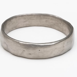 Bespoke bold men&#39;s wedding band, rustic white gold wedding band, Texture handmade men&#39;s gold ring, bridal jewelry, Distressed texture ring