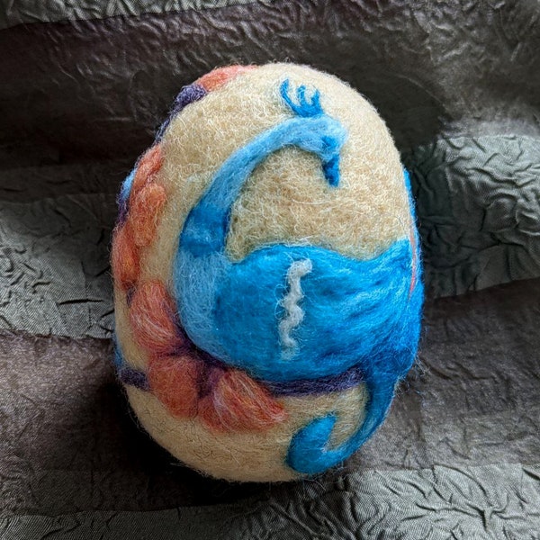 Easter egg, Ukrainian Pisanka, felted egg for Easter decor, souvenir egg, Easter gift