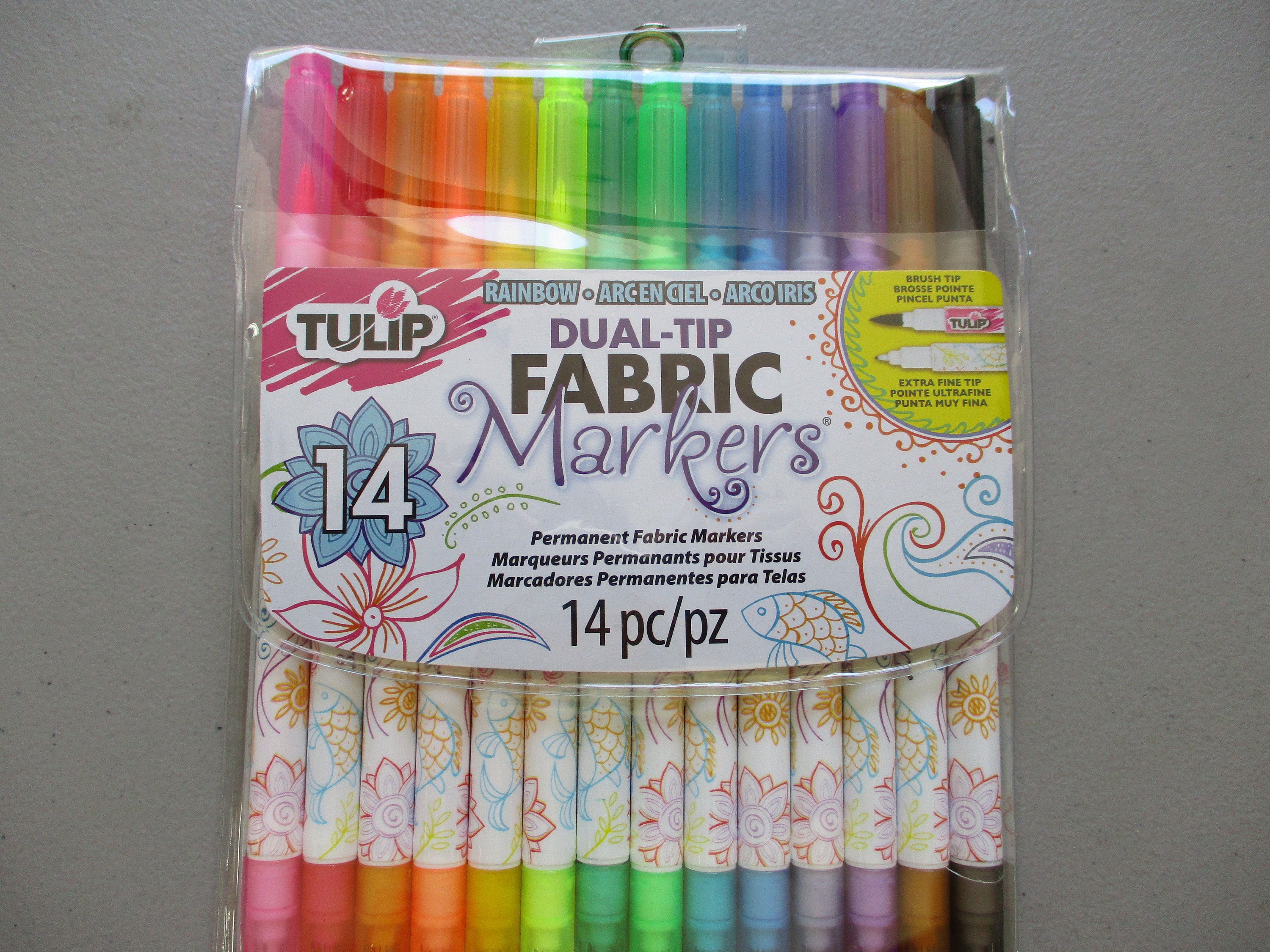 FABRIC MARKERS/ Duel Tip 14 Rainbow Colors, Extra Fine and Brush