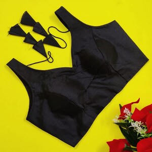 Zwarte Saree Blouse Readymade Sweetheart Hals Designer Solid Plain Saree Blouse Vrouwen Dragen Choli Indiase Bruiloft Wear Stof Craft Tuniek Top