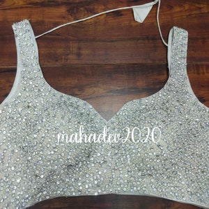 Perla blanca Blusa con cuentas pesadas Diseñador Sari blusa Fiesta de cóctel Boda Nupcial indio Sari Choli Crop Top Faldas Blusa de dama de honor