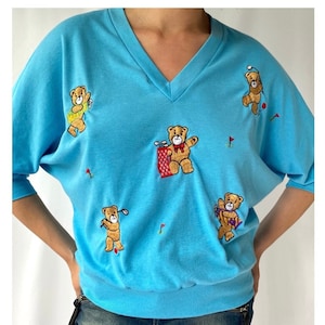 80s vintage blue novelty teddy bears golf graphic pullover shirt – small medium | embroidered cute cartoon animal golfing slouchy casual top