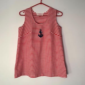 60s vintage nautical anchor embroidered red white striped tank top – large | retro sailor novelty print casual boxy loose sleeveless blouse