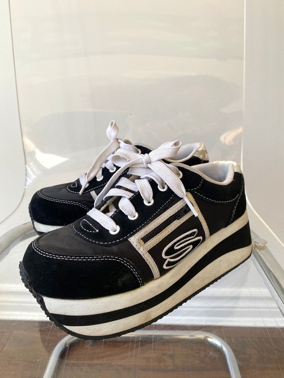 90s vintage black white sketchers RARE platform sn