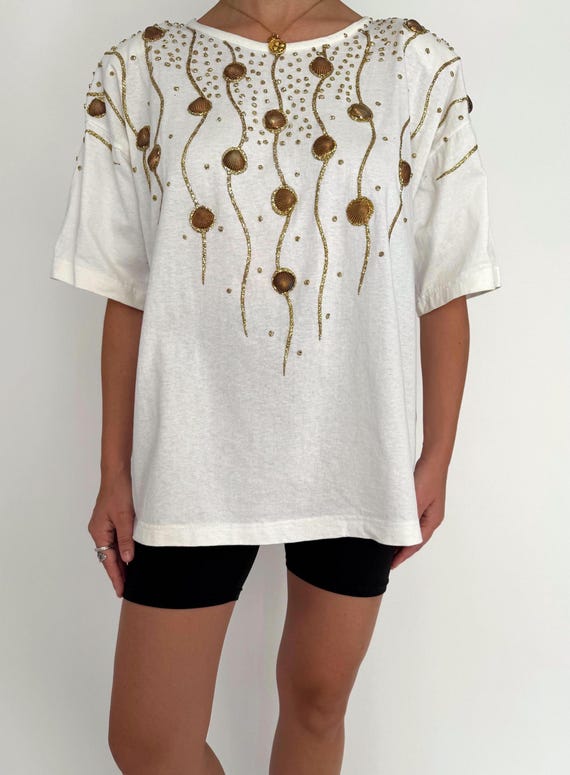 80s white embellished seashell novelty vacation souvenir tee shirt – large | retro hand painted gold glitter funky boxy unisex cotton tshirt