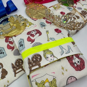 run princess medal bag holder 4 pocket disney race princess medals savor bag organize medals runner gift princess bag