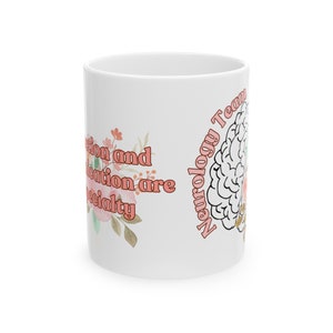 Könnte beinhalten: Weiße Keramiktasse mit einem rosafarbenen Blumendesign und dem Text "Neurology Team" und "Passion and Dedication are my specialty".