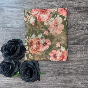 Green rose floral: Power mesh