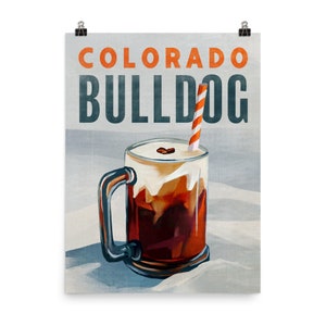 Poster Colorado Bulldog-cocktail. Wodka, koffielikeur, melk en cola mixdrank alcohol Art Print. White Russian Party Drinkbar Decor