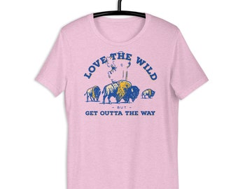イエローストーン国立公園のバッファローと間欠泉のおもしろTシャツ