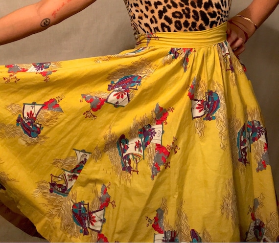 Rare 1950s Novelty Print Circle Skirt || Unique As
