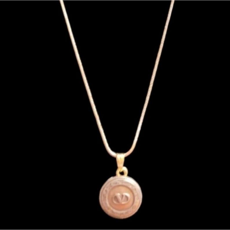 Vintage Valentino Authentic Upcycled Button Necklace Handmade immagine 1