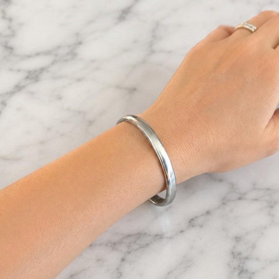Monet Silver Tone Polished Bangle Bracelet Vintage Minimalist Slip On Round