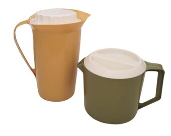 Vintage Rubbermaid Pitcher Set 2 Harvest Gold Avocado Green 1.5 Qt Retro 70s
