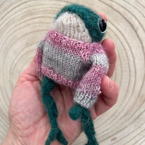 Gestrickter kleiner Frosch