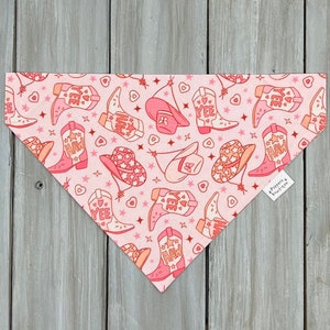 Pink Cowgirl Hundehalstuch, Yee Haw Hundehalstuch, Cowgirl Hüte & Stiefel Haustier Halstuch, Western Hund Halstuch, Cowgirl Haustier Schal