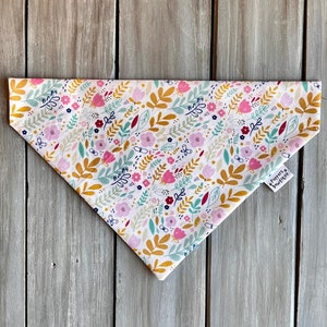 Personalized Pink Floral Vine Dog Bandana, Over the Collar Spring Dog Bandana, Custom Dog Bandana, Summer Dog Bandana, Dog Neckerchief