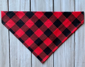 Bandana de flanela vermelha de búfalo xadrez sobre a coleira, bandana de cachorro de Natal, bandana de cachorro xadrez vermelha, bandana de cachorro de verão, lenço de pescoço de cachorro