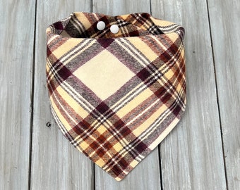 Snap On Elfenben & Vinröd Rutig Hundbandana, Personlig Hundbandana, Hösthundbandana, Hösthundbandana, Hundbandana, Rutig Hundbandana