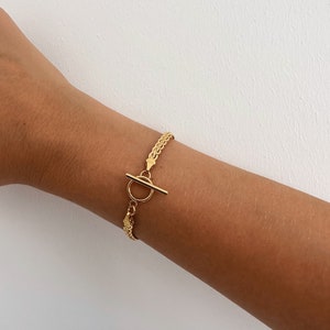 Delicate Gold Bracelet -Toggle Clasp Bracelet -Simple Gold Chain - Gold Bracelet - T bar bracelet