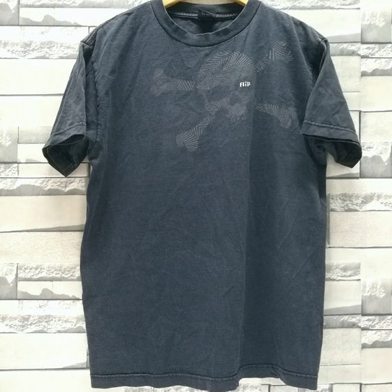 FLIP SKATEBOARDS skull and bones t shirt size M