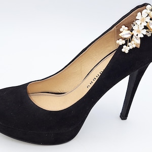 Elegant Pearl and Clear Bead Shoe Clip-on | Gorgeous Shoe Accessory |  Detachable Pearl Flower Shoe Clip | Pearl Bling Shoe Clip-on