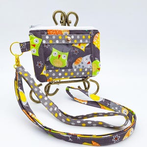 Cordón compacto de 3 compartimentos con forma de búho, cartera para identificación con muñequera, porta credencial con forma de búho, porta credencial con forma de búho, porta credencial de tela con forma de búho