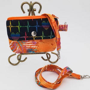 Porta credencial de tres compartimentos con efecto tie-dye / Cartera porta credencial con efecto tie-dye / Cartera porta credencial con efecto tie-dye / Cartera porta credencial con efecto tie-dye