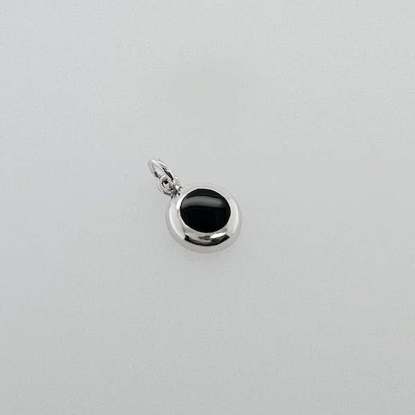 Sterling Silver Small Circle Pendant with Black Onyx Stone