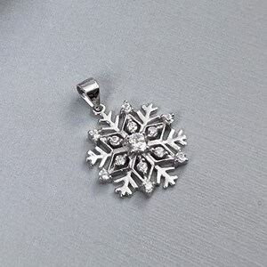 Snowflake Charm, Antique Silver Plated Snow Pendant 20mm x 17mm - 10 P –  Paper Dog Supply Co