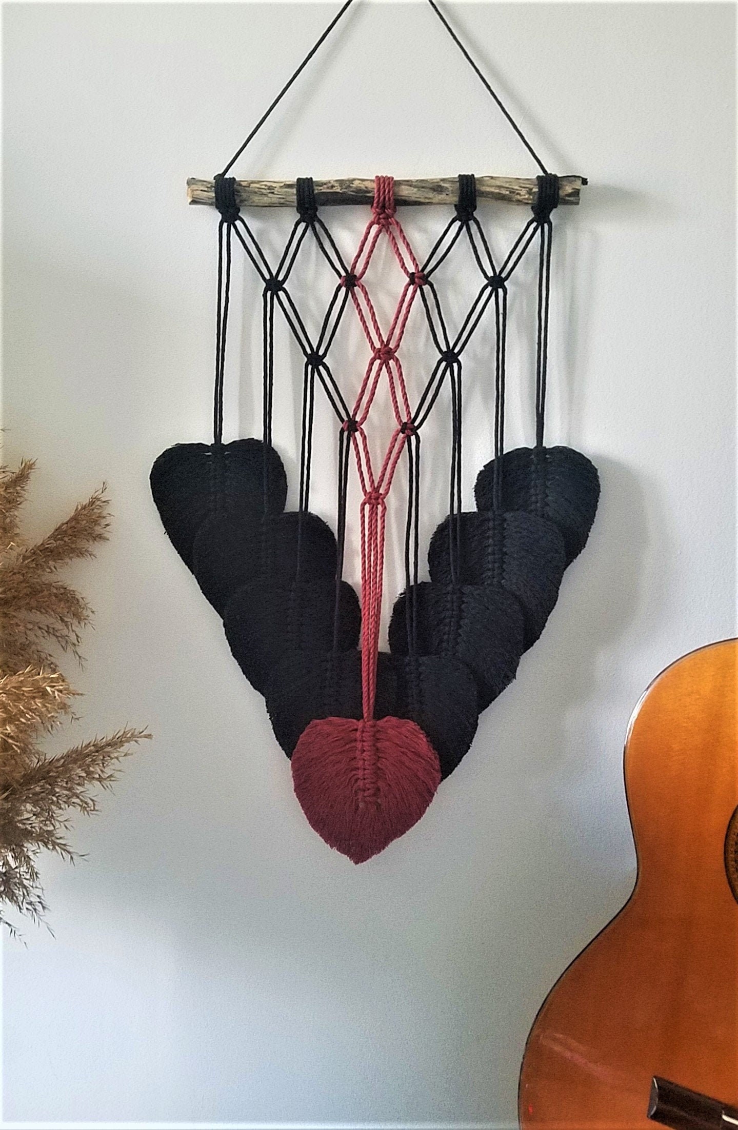 Suspension Macramé avec Plumes Noir et Rouge